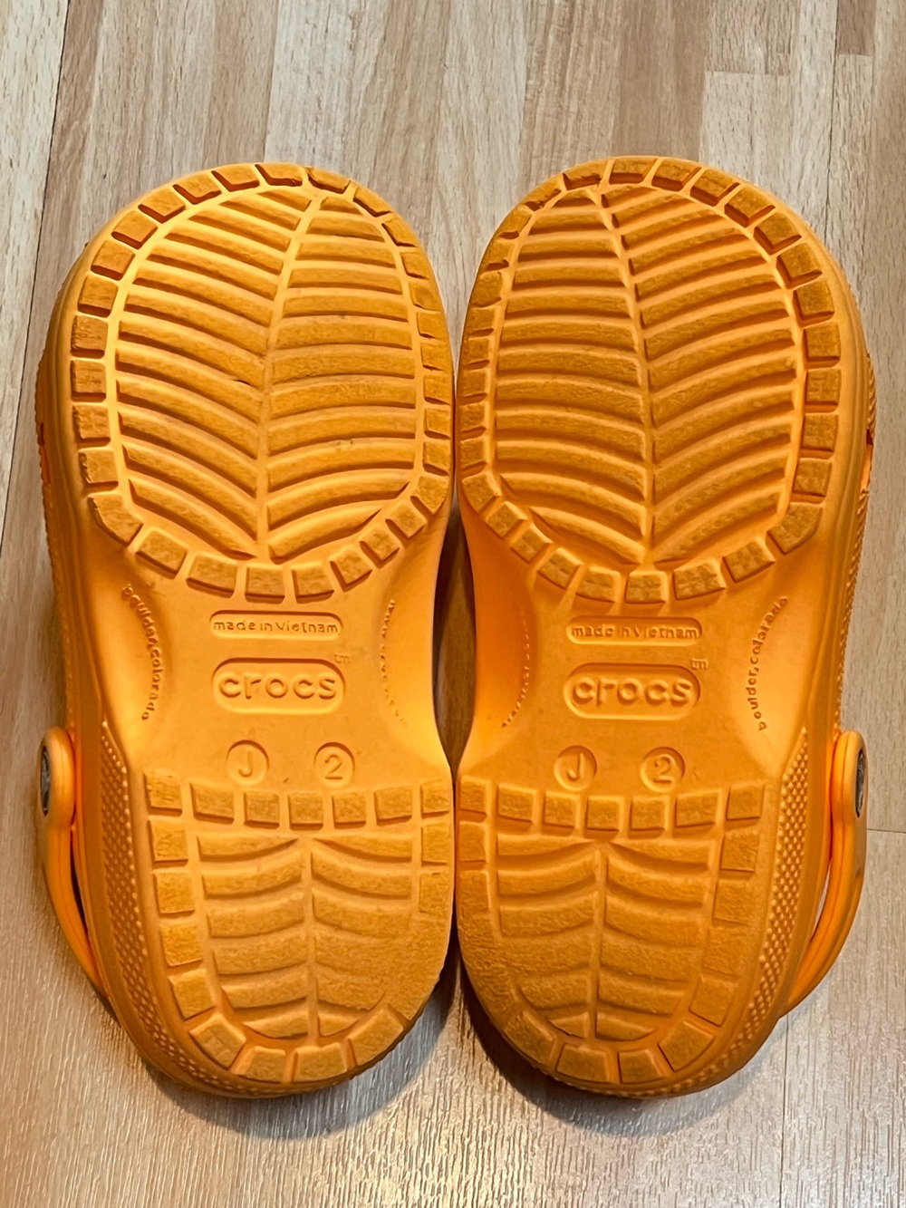 CROCS Kid’s Classic Clog - sz Junior 2 - Picture 12 of 16